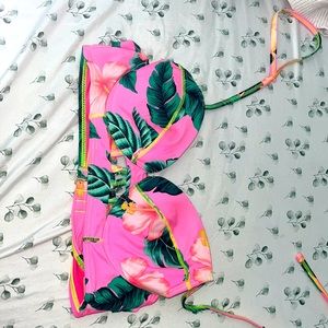 This is a bikini top